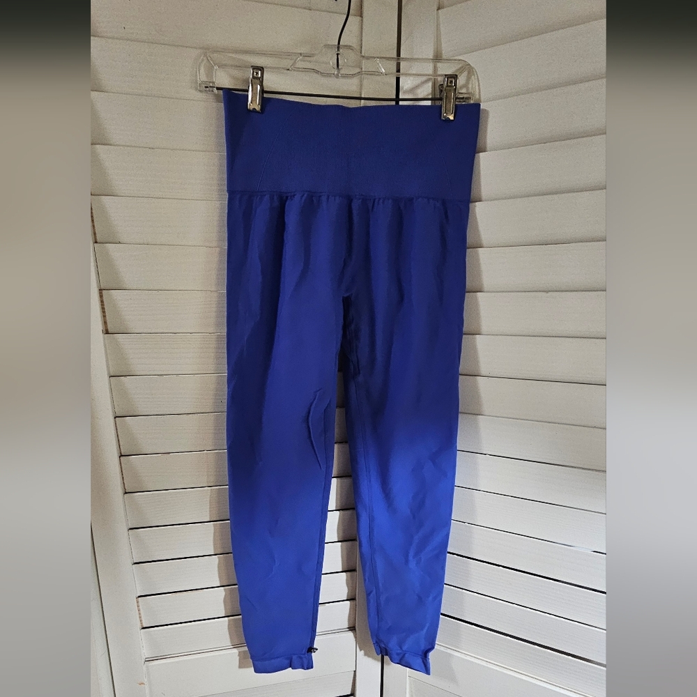 AYBL Seamless Leggings - Size M - Royal Blue